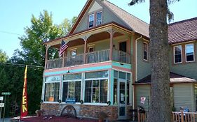 Moonshadow Inn